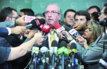 Cunha aceita o pedido de impeachment