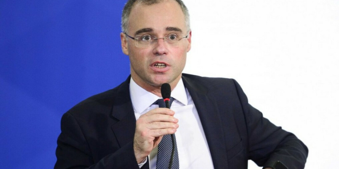 Ministro pede vista em casos envolvendo presidente no STF
