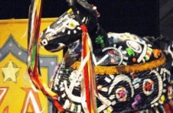 Apresentação teatral e música movimentam Bertioga hoje