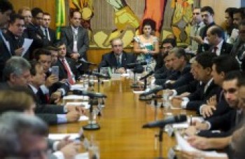 Comissão do impeachment será instalada segunda, 7