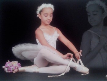 Bailarina da Casa da Criança participa do "Gala Clássica"