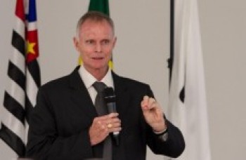 Secretário de estadual Educação pede demissão