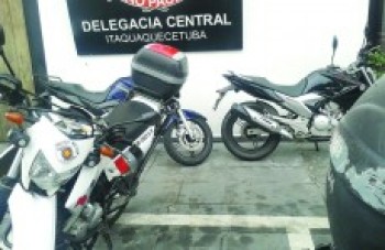 Dupla é abordada em Itaquá com motos roubadas:
