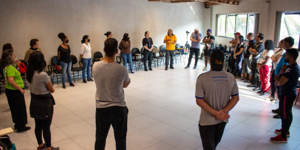Itaquá faz formação de dança dentro da escola