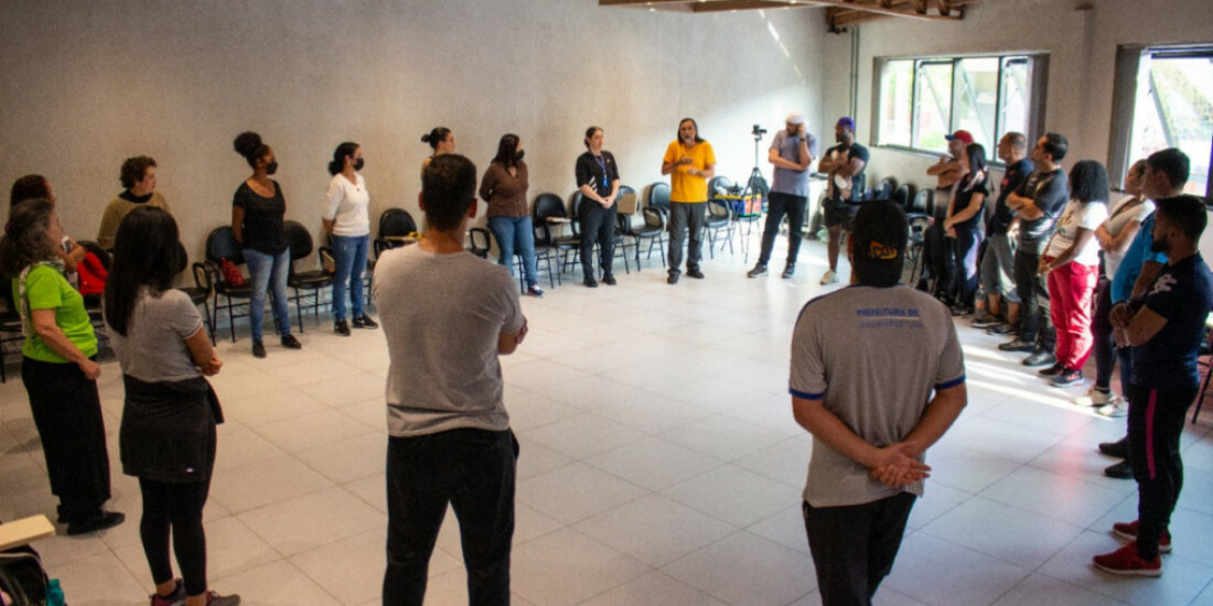 Itaquá faz formação de dança dentro da escola