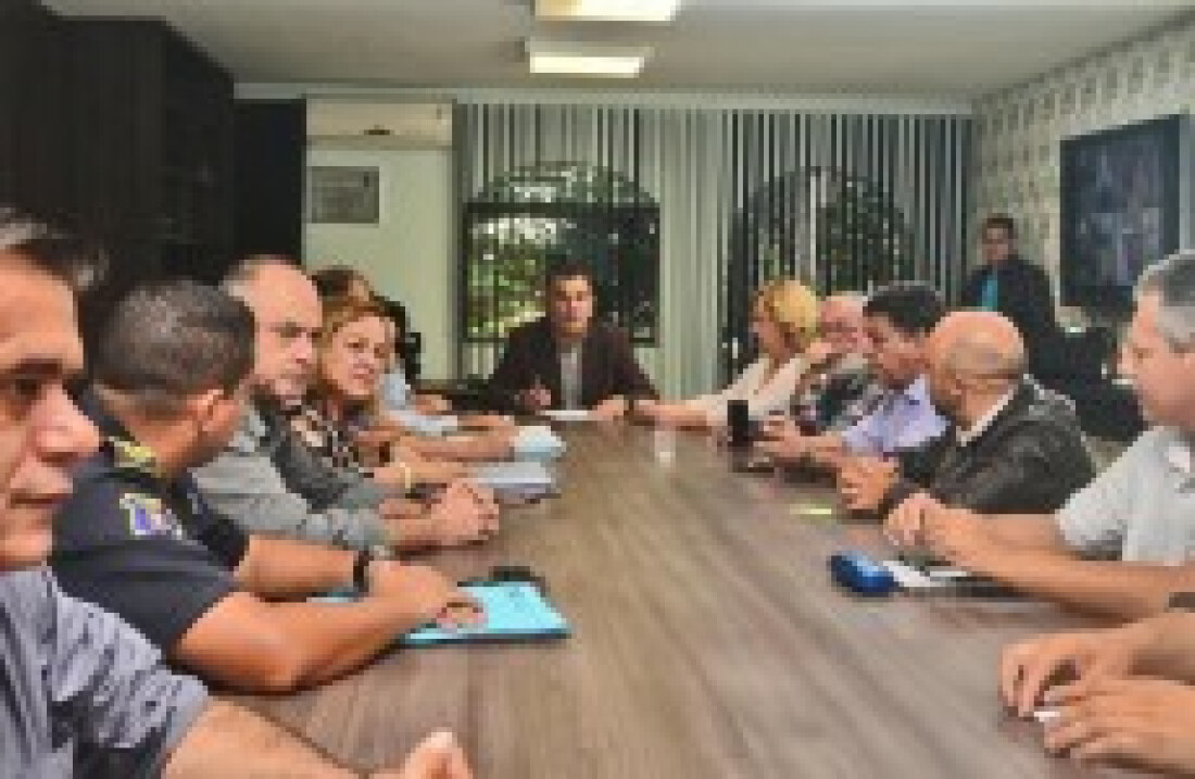 Izidro realiza 1ª reunião de trabalho com os secretários