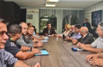 Izidro realiza 1ª reunião de trabalho com os secretários