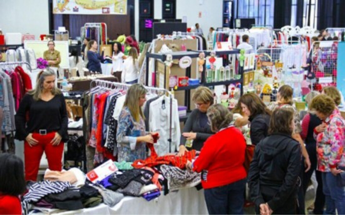 Bazar Solidário começa hoje no salão social do Clube de Campo