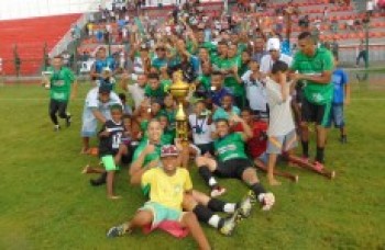 Vila Estação é campeã em cima do Império