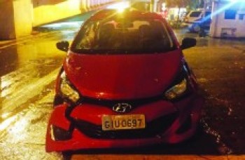 Menores são apreendidos depois de baterem carros roubados em Mogi