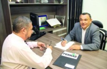 Izidro mira esforços em pagar salários e inaugurar obras