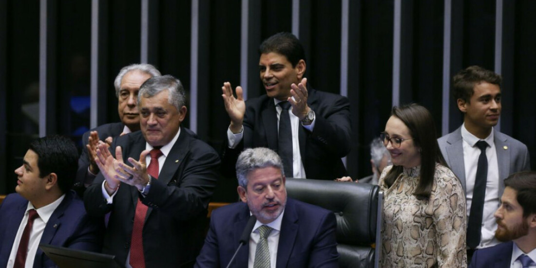 Câmara aprova urgência para projeto do arcabouço fiscal