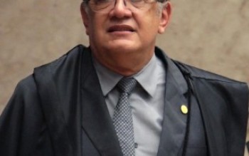 Impeachment é "remédio excepcional" e não ruptura