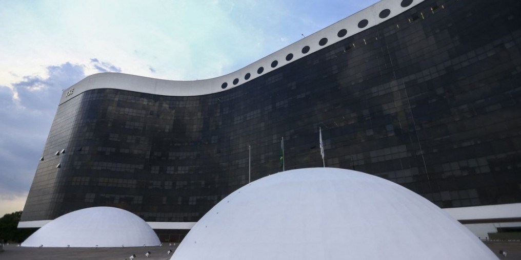 Forças Armadas inspecionam código-fonte de urna eletrônica no TSE