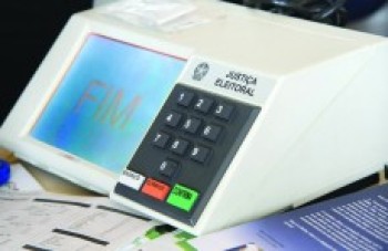 TSE garante votação eletrônica nas eleições municipais de 2016