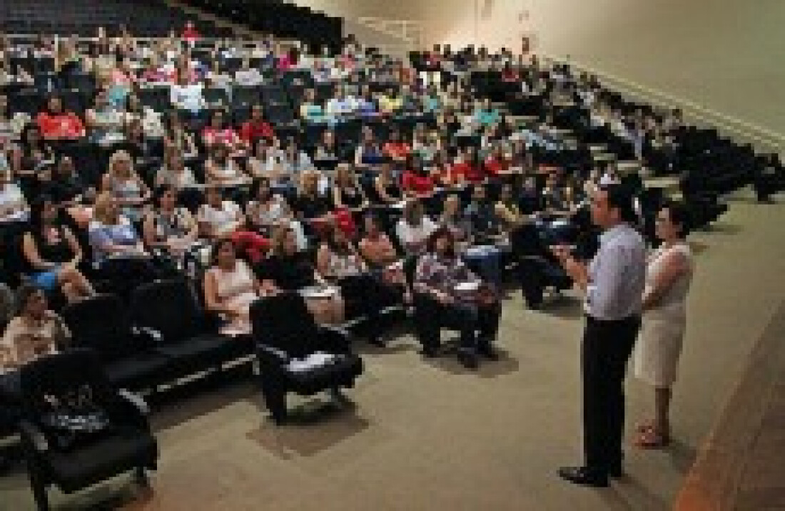 Prefeito encerra ano letivo no Cemforpe