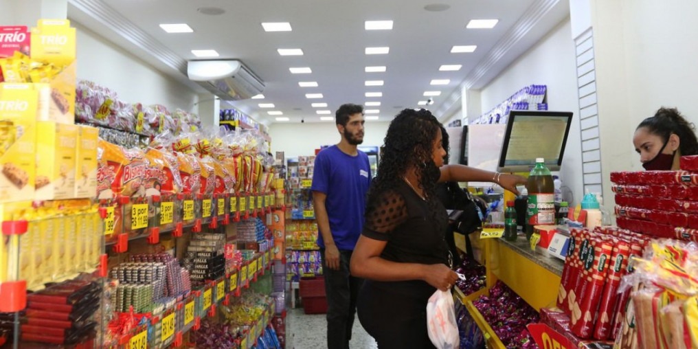 Após quatro altas consecutivas, Confiança Empresarial cai 0,3 ponto