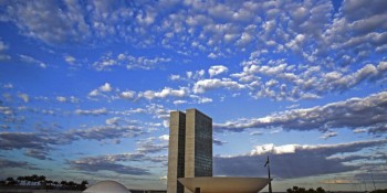 Arcabouço fiscal: relator inclui gatilho para descumprimento de regras