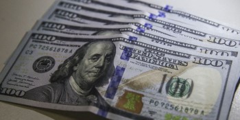 Dólar cai para R$ 5,16 com PIB fraco nos Estados Unidos