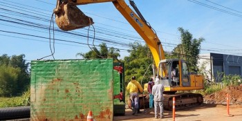 Coletor de esgotos começa a ser implantado em Mogi