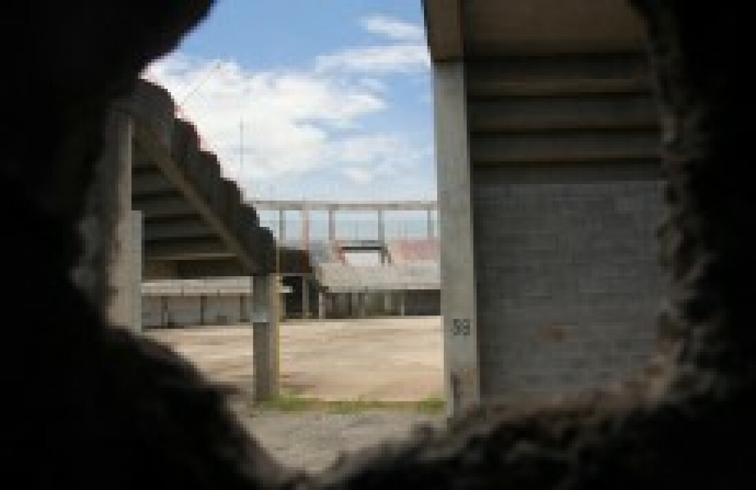 Obra do 'esqueleto' de Suzano continua parada