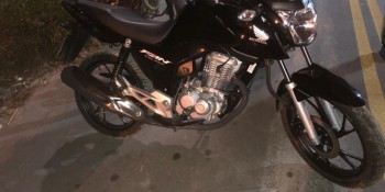 Romu localiza moto roubada em área de mata
