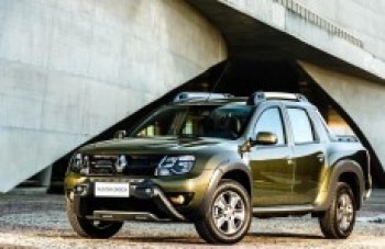 Duster Oroch e Sandero 2.0 são eleitos os melhores de 2015
