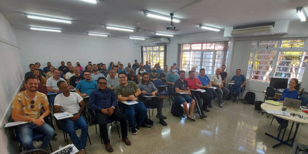 Mais de 60 profissionais participaram de formação