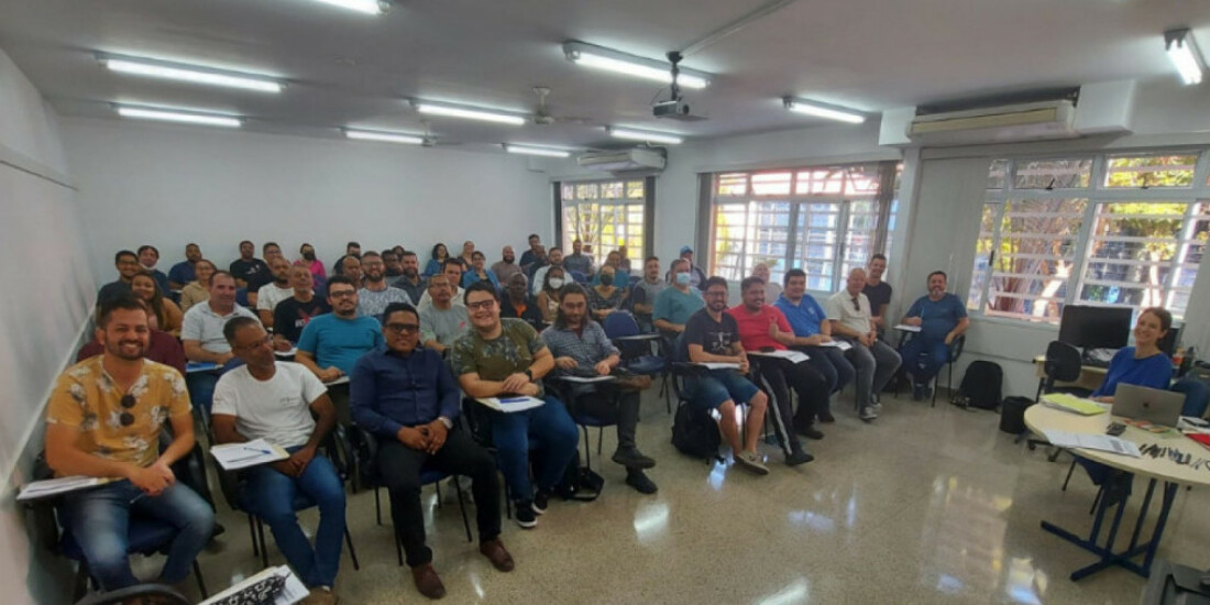 Mais de 60 profissionais participaram de formação