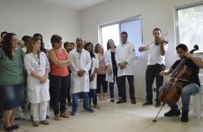 Música alegra ambiente no Hospital Municipal de Poá
