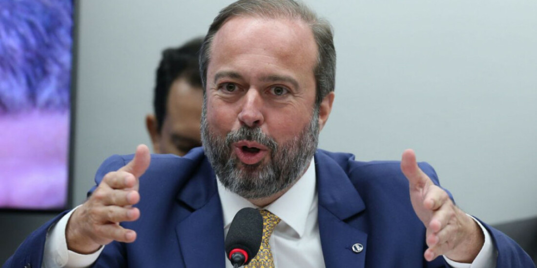 Reestatização da Eletrobras não está em pauta, diz ministro