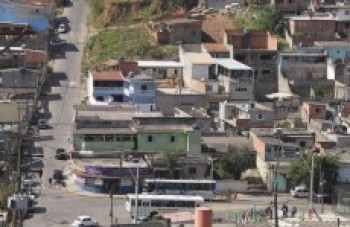Moradores em área de risco têm que deixar local até dia 31