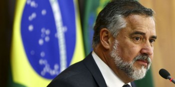 "Se Marco Civil foi suficiente, hoje não é mais", diz Paulo Pimenta