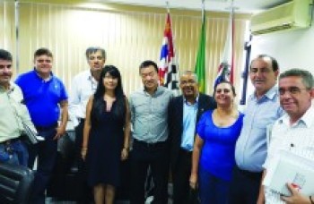 Prefeito promete agilizar aprovação de projetos