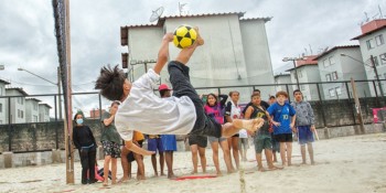 Fundo Social proporciona prática e vivência do futevôlei