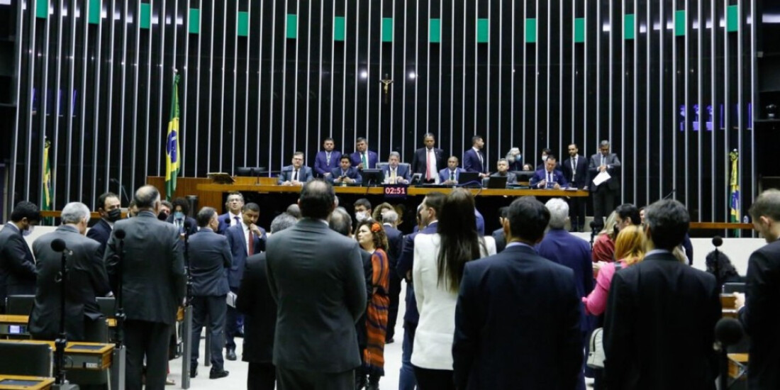 Congresso derruba vetos presidenciais de três leis