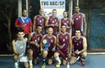 Equipe de vôlei de Poá conquista o bronze