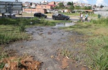 Vila Municipal convive com problemas de esgoto