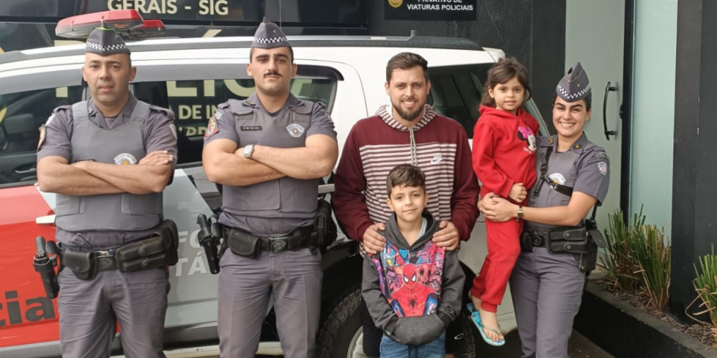 PM resgata caminhoneiro e filhos após sequestro