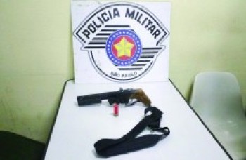 Espingarda é apreendida