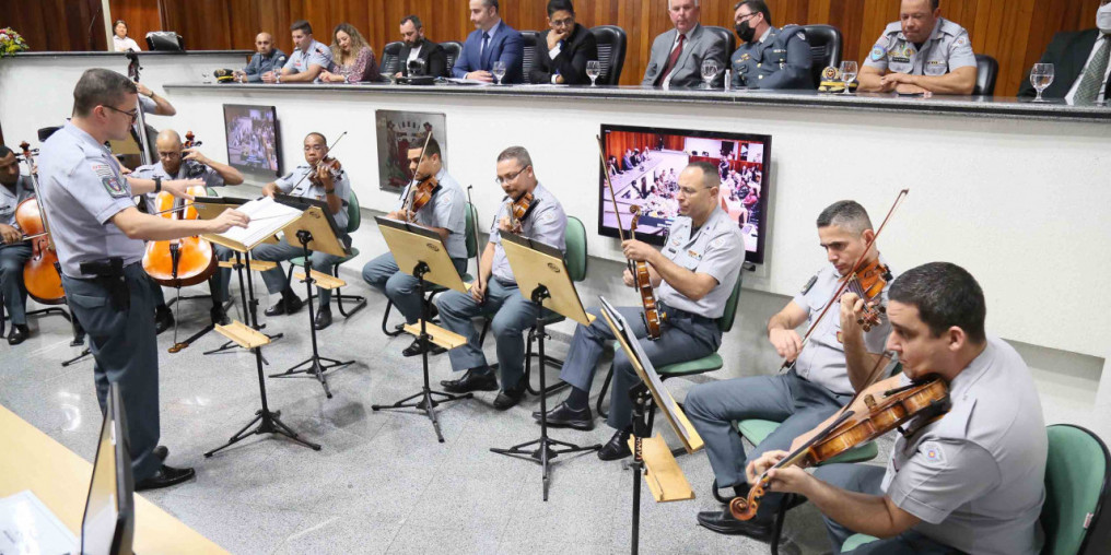 Câmara entrega 'Medalha Tiradentes' para profissionais