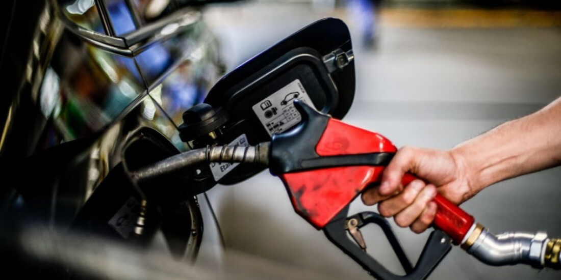 Preço médio da gasolina cai R$ 0,90 no país em três semanas