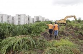 Prefeitura cobra responsáveis após inundação em conjunto