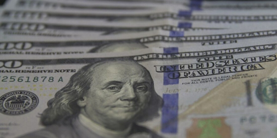 Dólar cai para R$ 5,34 com alívio no mercado externo