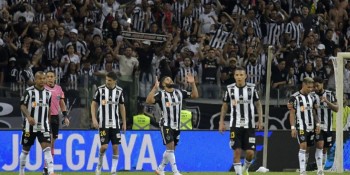 Hulk decide e Atlético-MG está nas quartas da Libertadores