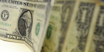 Dólar aproxima-se de R$ 5,40 com temor de recessão global