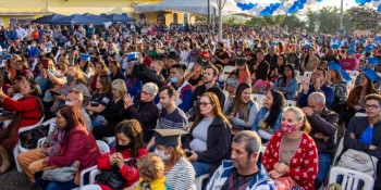 Itaquá entrega 349 escrituras para moradores do Jardim Americano