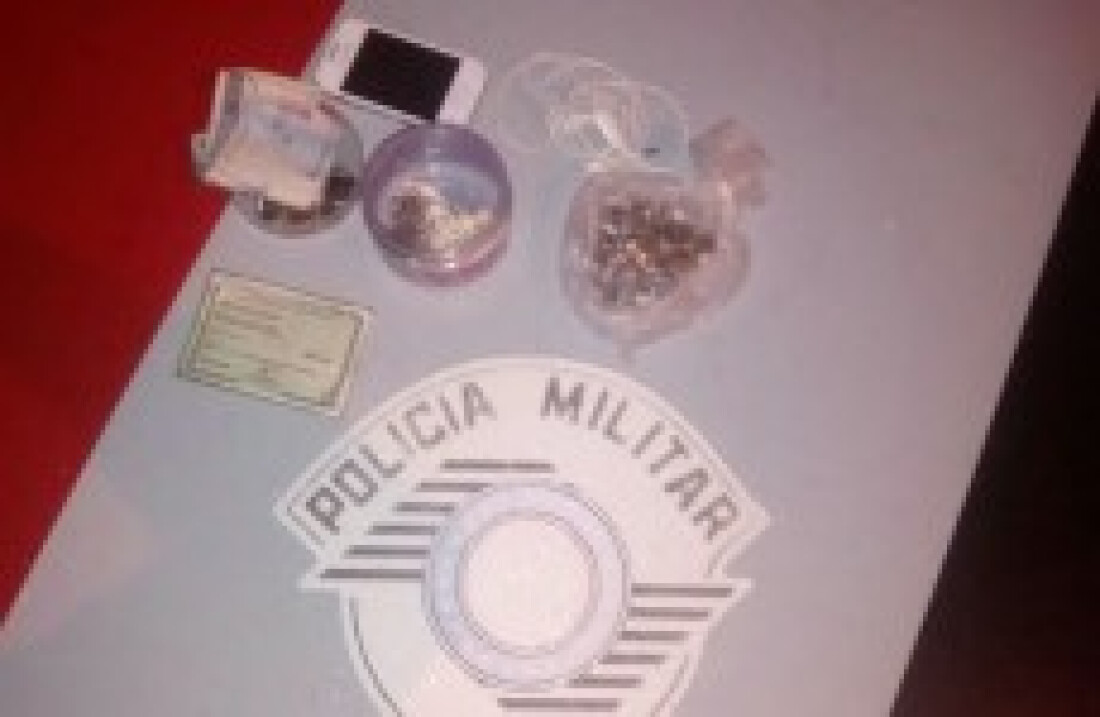 Vendedora é presa com drogas no CDP