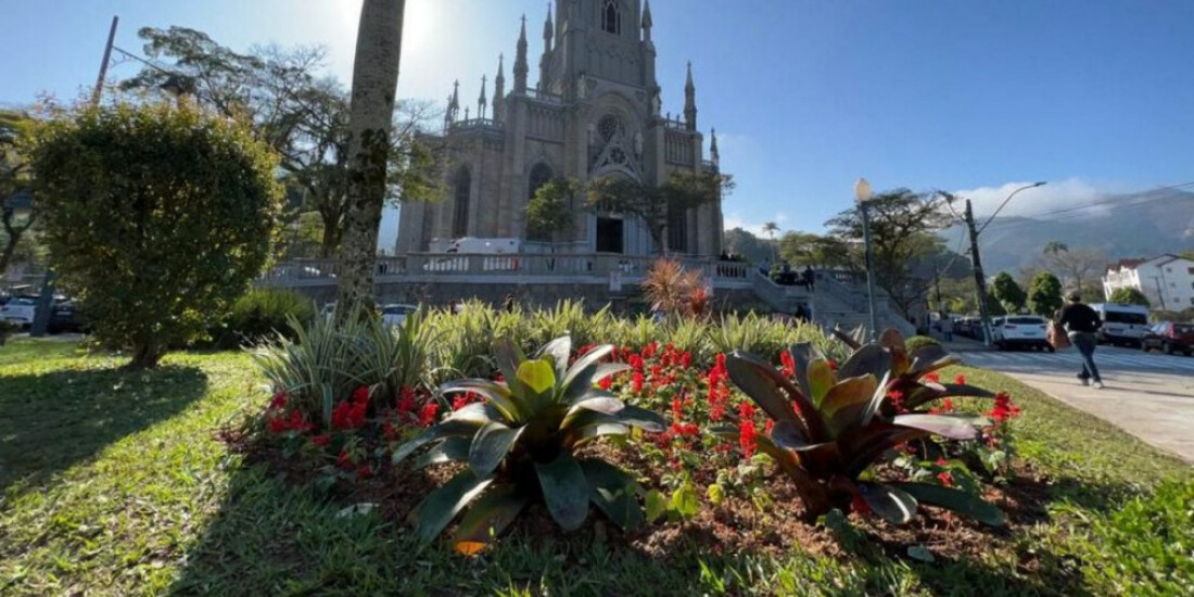 Catedral de Petrópolis é reaberta ao público