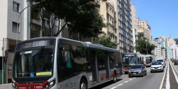 Motoristas e cobradores aprovam greve de ônibus em São Paulo
